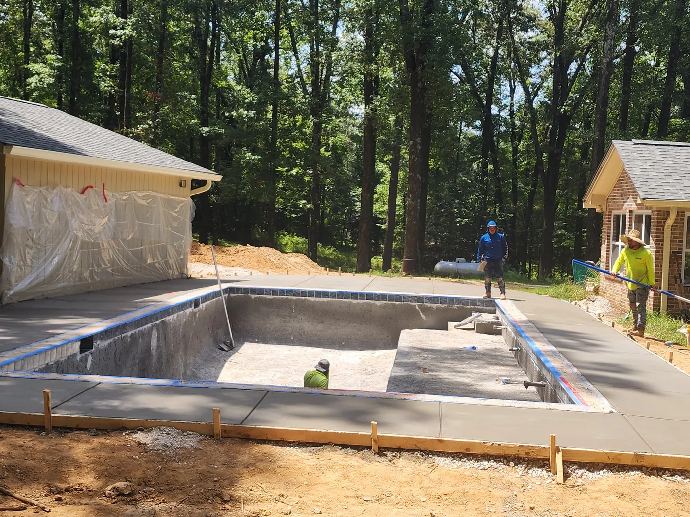 A&K Concrete Construction crew pouring concrete in Pearl, MS
